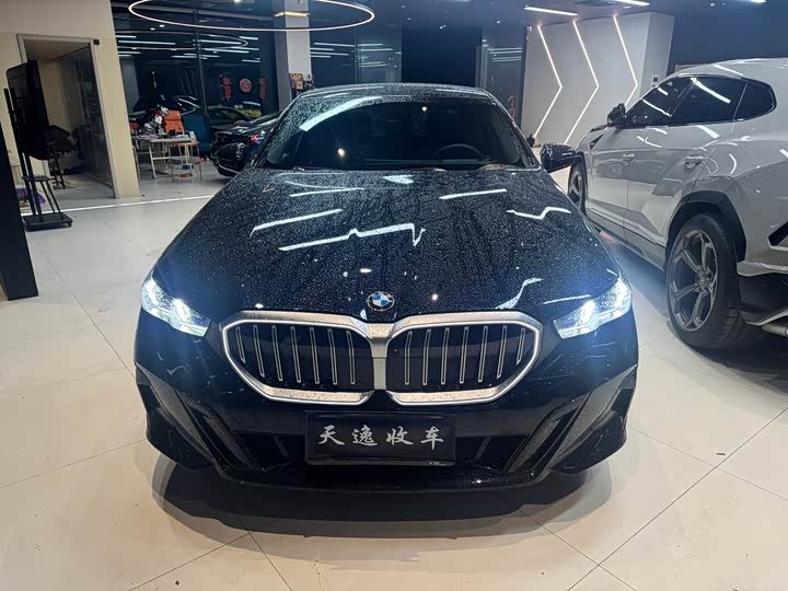 Фото 1 - BMW 5 Series