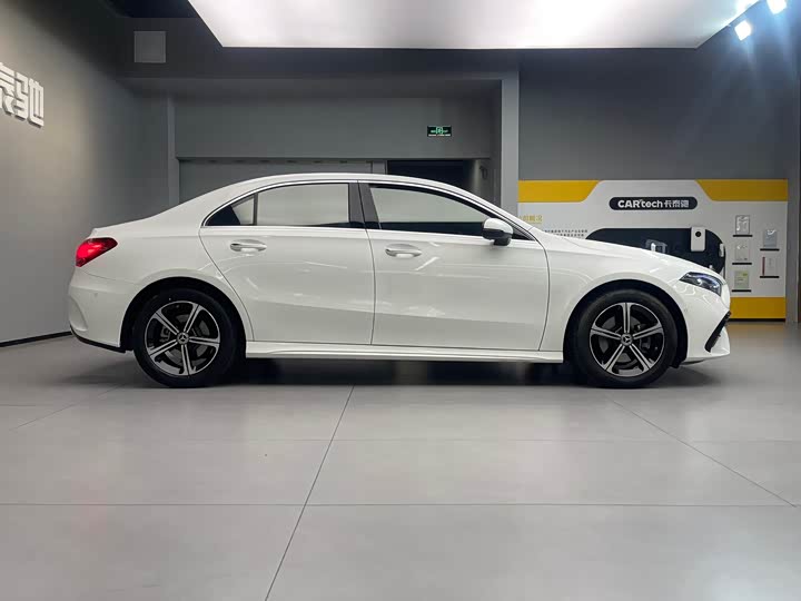 Фото 7 - Mercedes-Benz A-Class