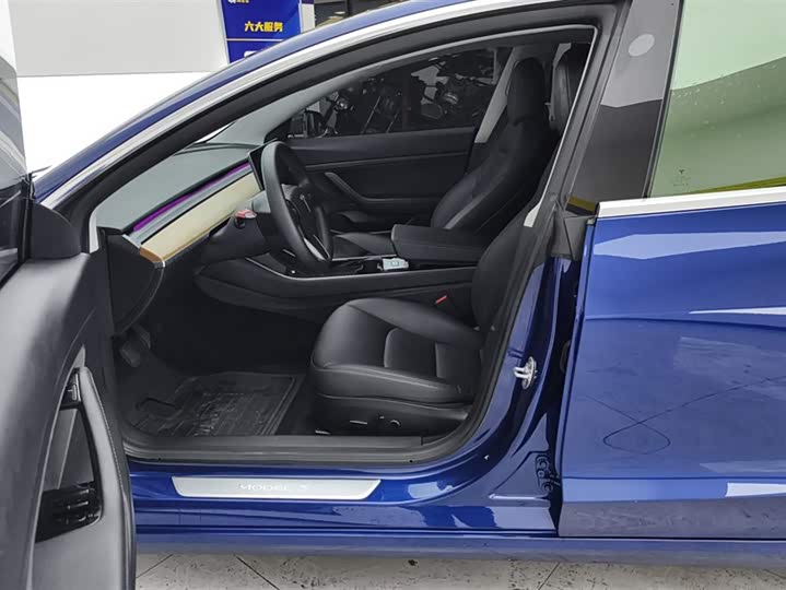 Фото 9 - Tesla Model 3