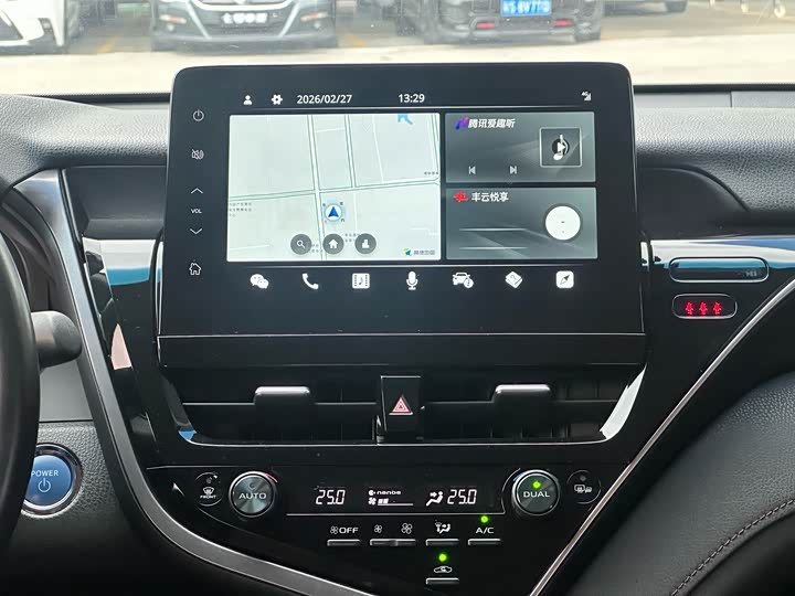 Фото 7 - Toyota Camry