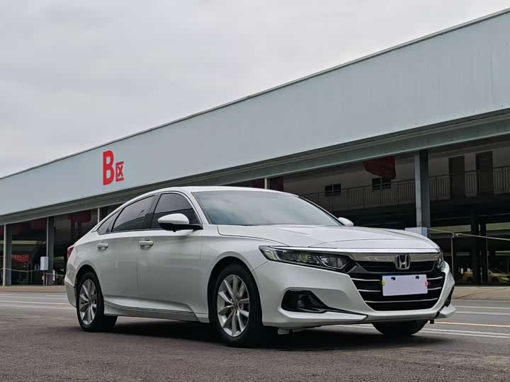 Фото 3 - Honda Accord