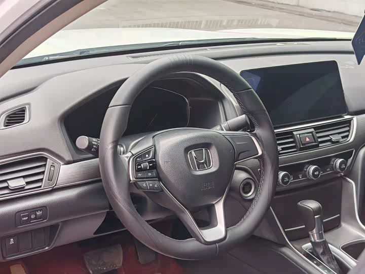 Фото 7 - Honda Accord