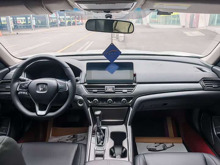 Фото 8 - Honda Accord