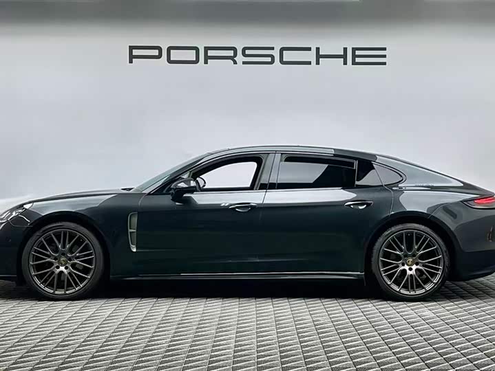 Фото 4 - Porsche Panamera