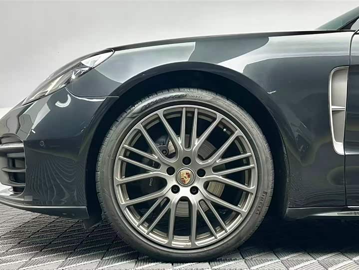 Фото 7 - Porsche Panamera