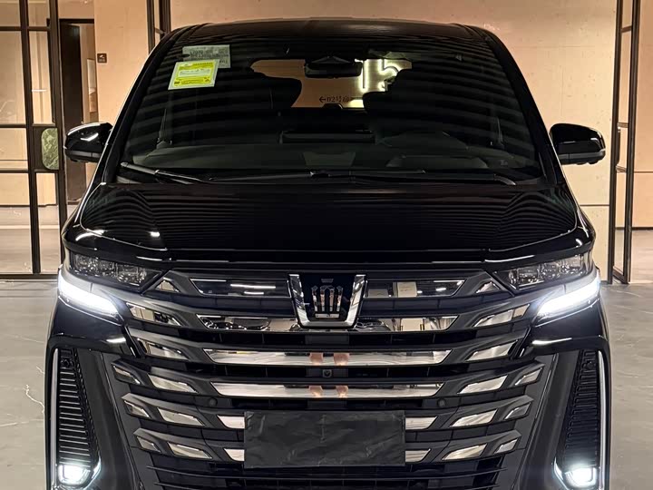 Фото 2 - Toyota Vellfire