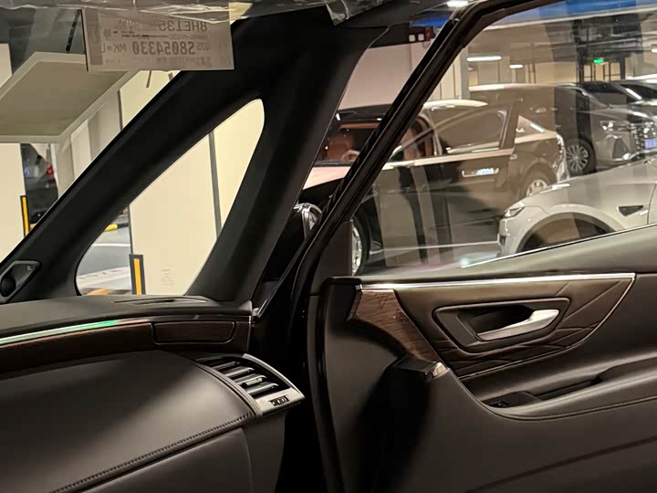 Фото 5 - Toyota Vellfire