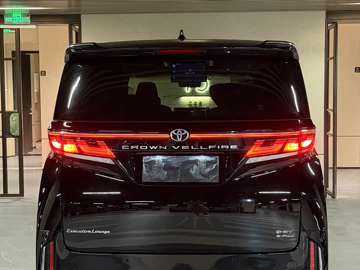 Фото 8 - Toyota Vellfire