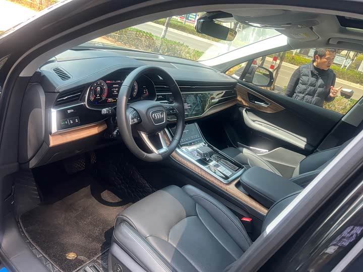 Фото 3 - Audi Q7