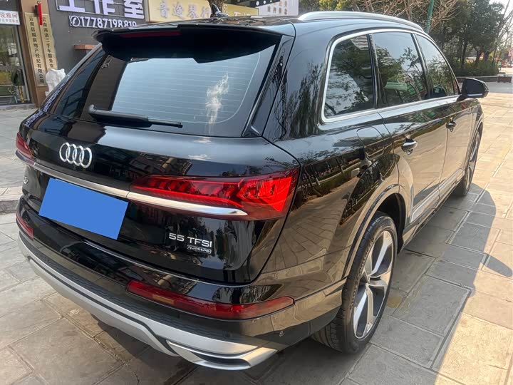 Фото 7 - Audi Q7