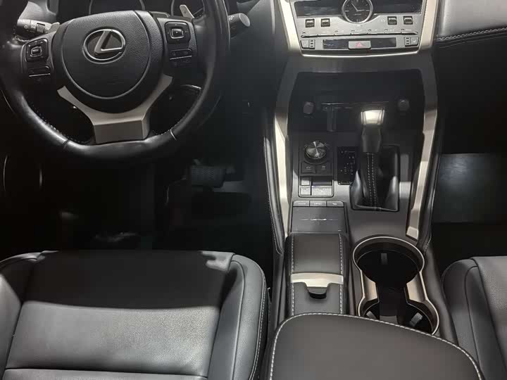 Фото 5 - Lexus NX