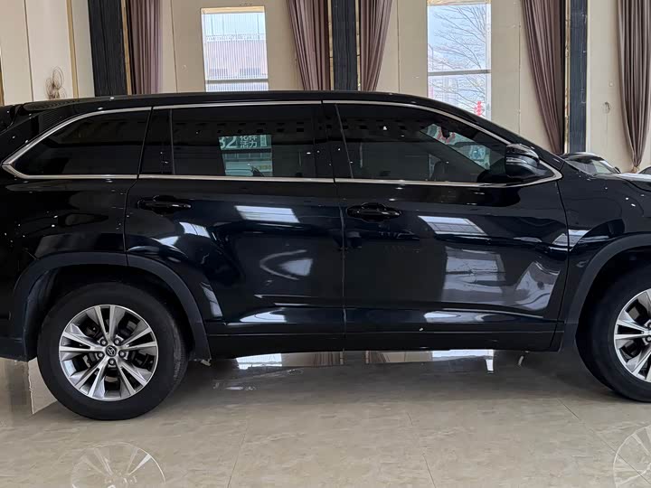 Фото 5 - Toyota Highlander