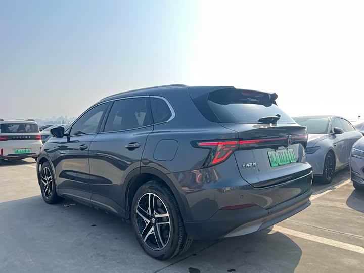 Фото 5 - MG Motor ES5