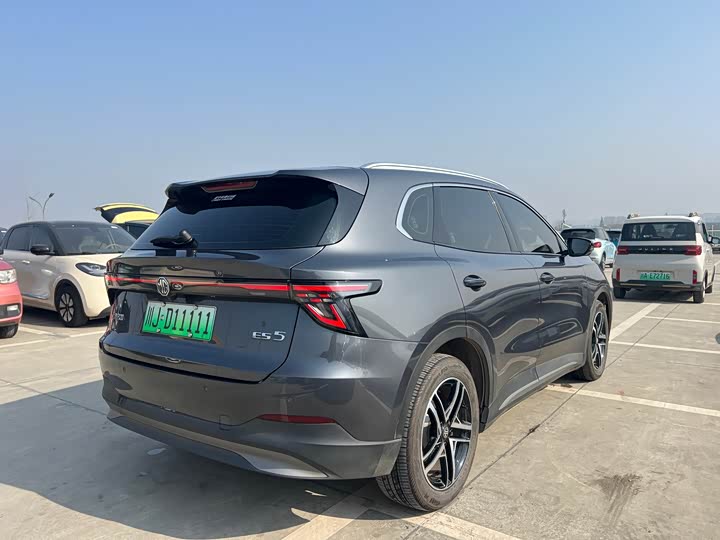 Фото 7 - MG Motor ES5