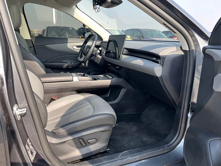 Фото 9 - MG Motor ES5