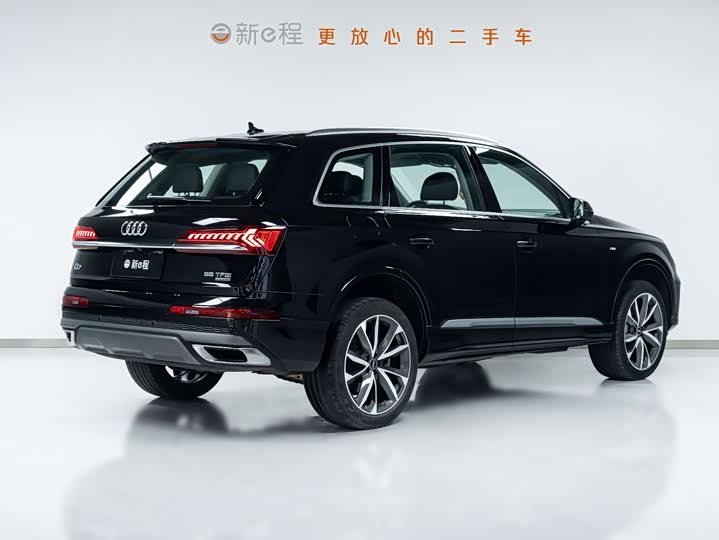 Фото 4 - Audi Q7