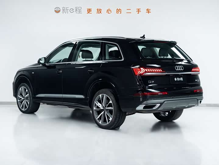 Фото 6 - Audi Q7