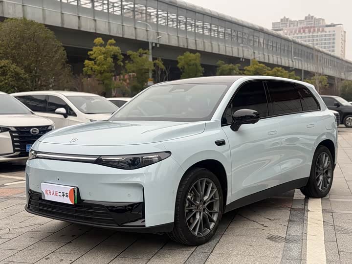 Фото 1 - Leapmotor C10