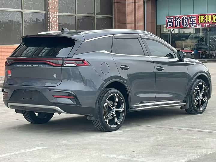 Фото 3 - BYD Tang Hybrid/EV