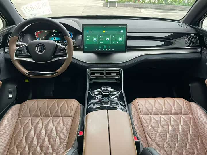 Фото 8 - BYD Tang Hybrid/EV