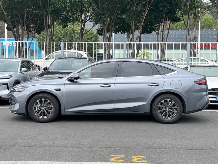 Фото 4 - BYD Qin L