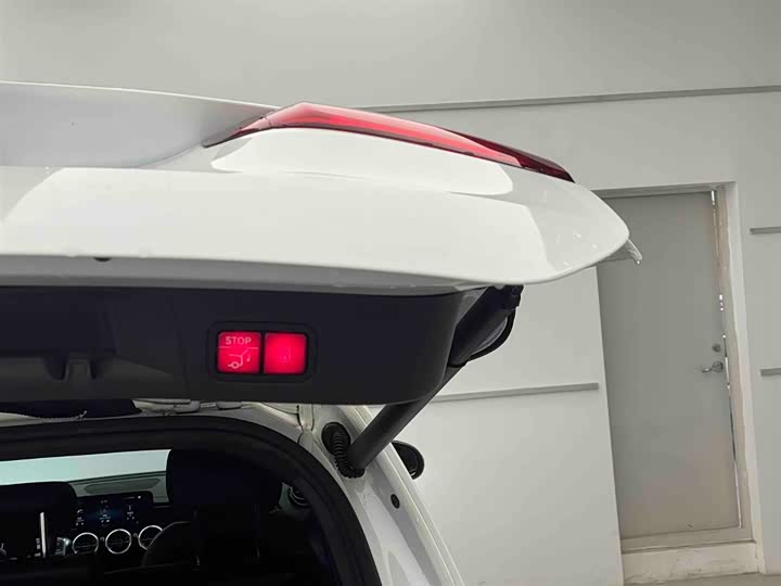 Фото 6 - Mercedes-Benz GLB-Class AMG