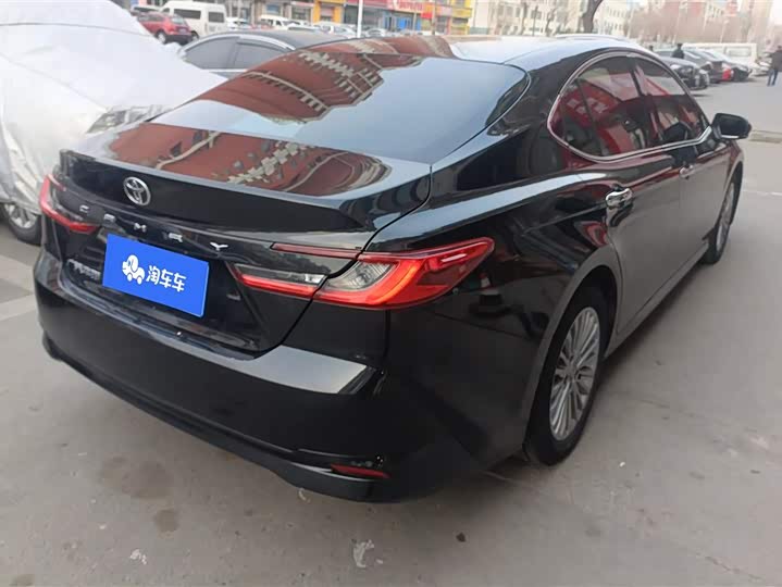 Фото 3 - Toyota Camry