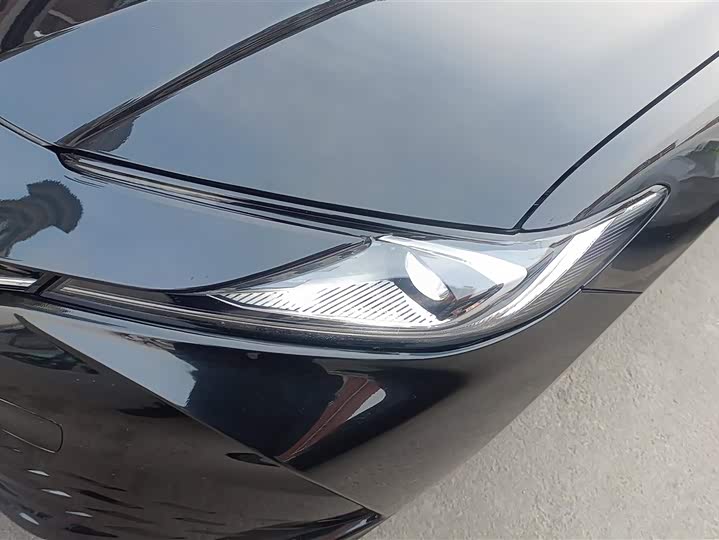 Фото 5 - Toyota Camry