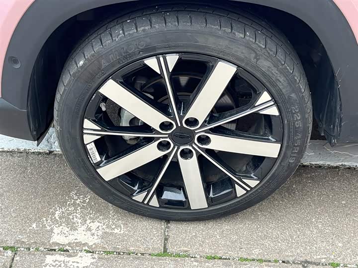 Фото 8 - Geely Icon