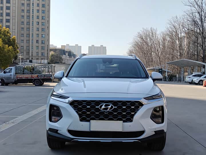 Фото 2 - Hyundai Santa Fe