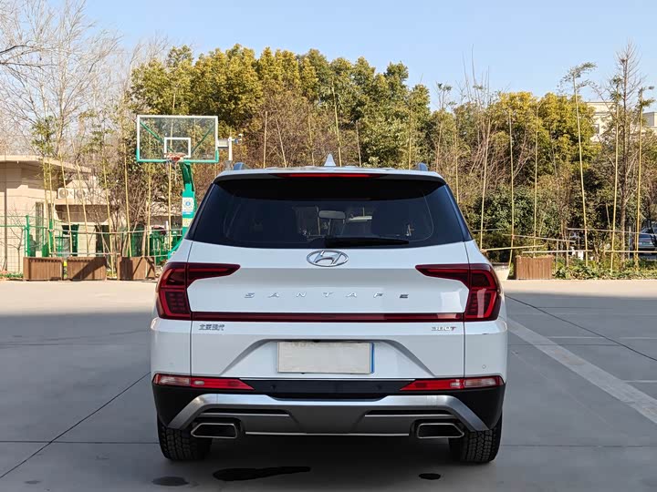 Фото 8 - Hyundai Santa Fe