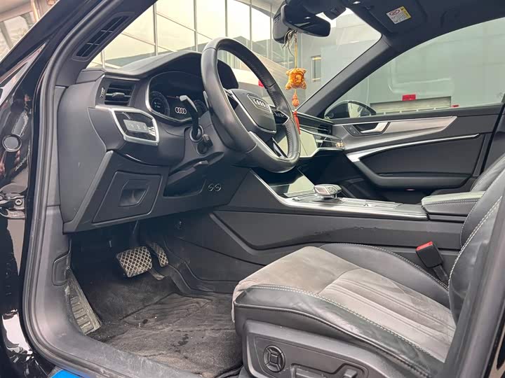 Фото 4 - Audi A6L Hybrid