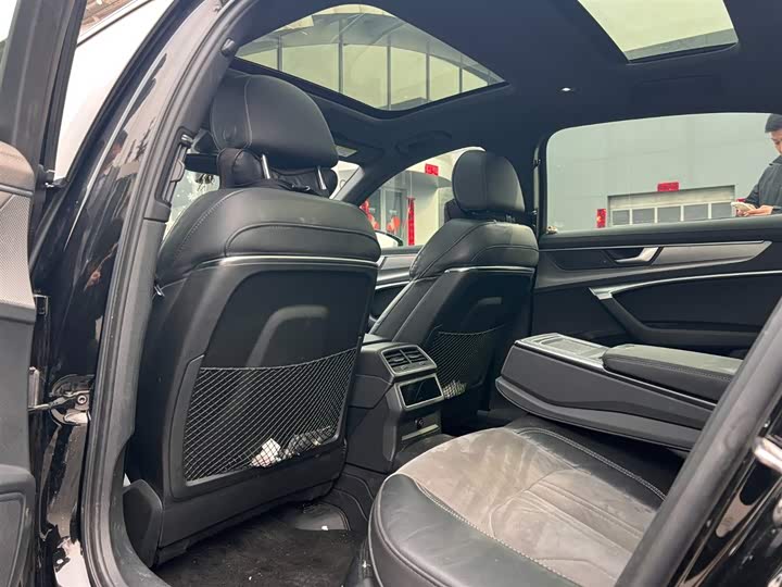 Фото 8 - Audi A6L Hybrid