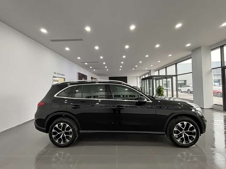 Photo 3 - Mercedes-Benz GLC-Class