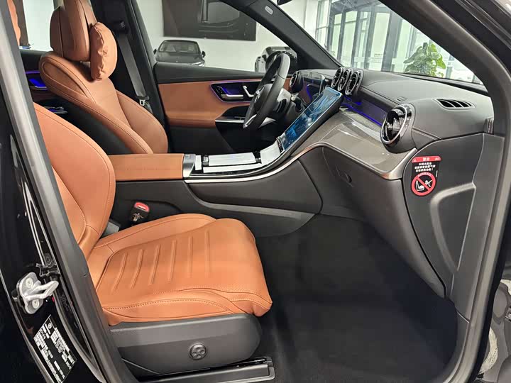 Photo 5 - Mercedes-Benz GLC-Class