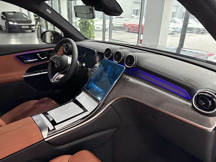 Photo 6 - Mercedes-Benz GLC-Class