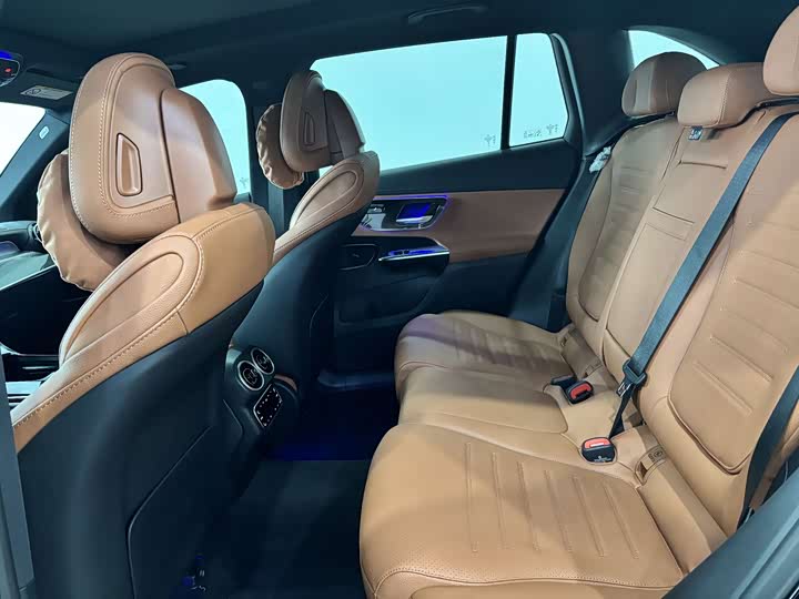 Photo 8 - Mercedes-Benz GLC-Class