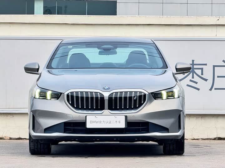Фото 2 - BMW i5