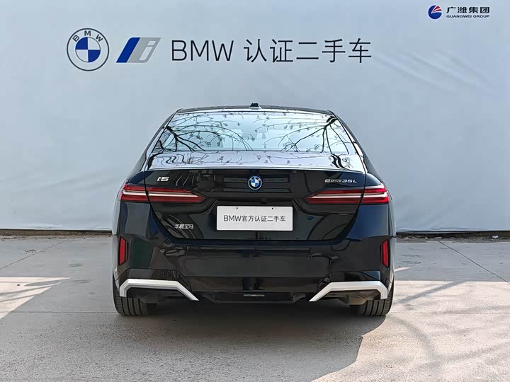Фото 5 - BMW i5