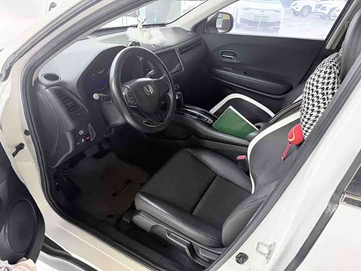 Фото 2 - Honda Vezel