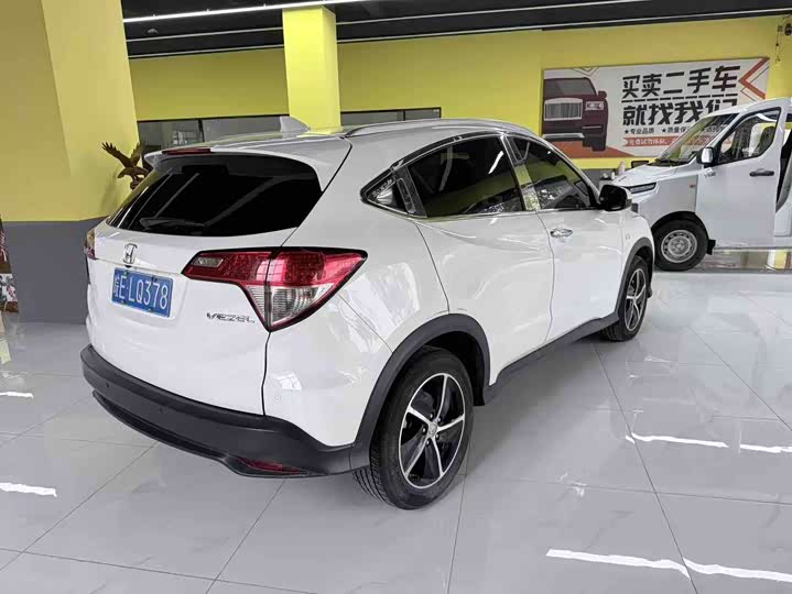 Фото 3 - Honda Vezel