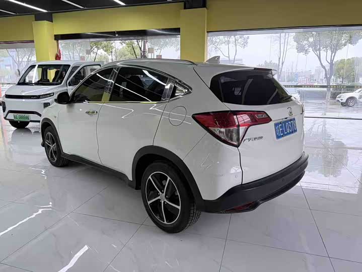 Фото 6 - Honda Vezel