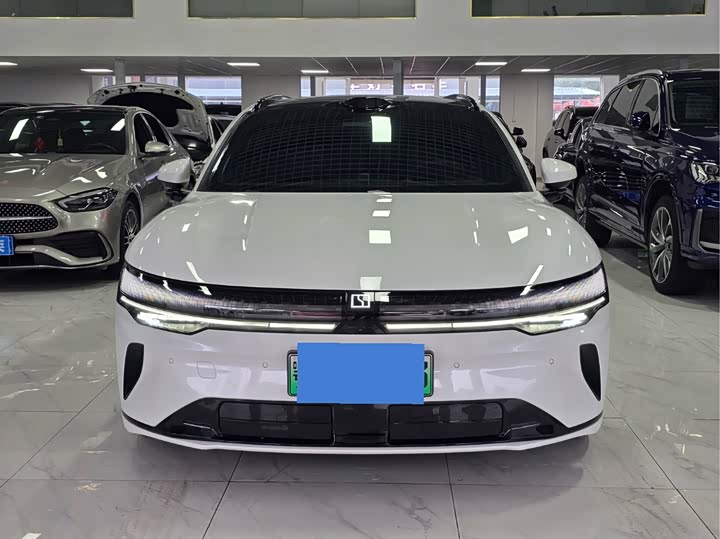 Фото 2 - Zeekr 007