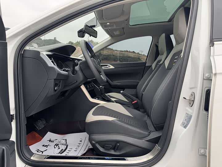 Фото 9 - Volkswagen Polo