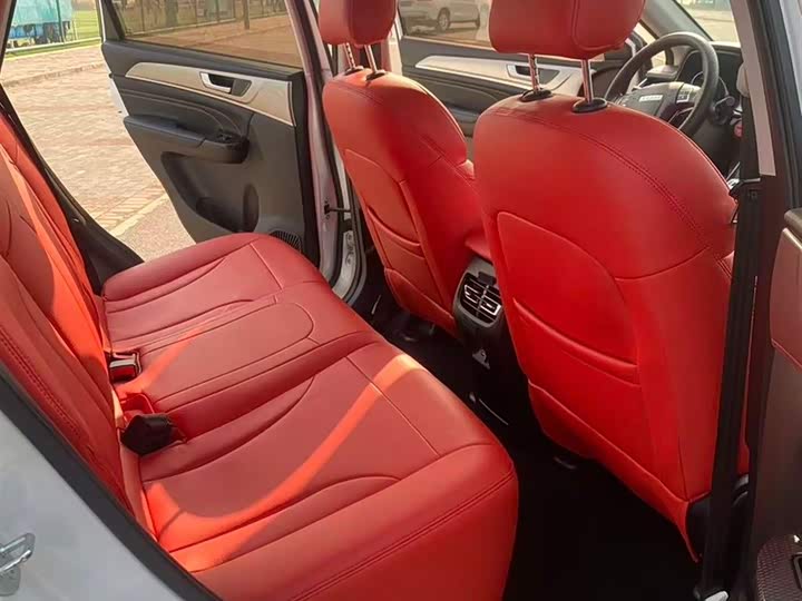 Фото 8 - Haval M6