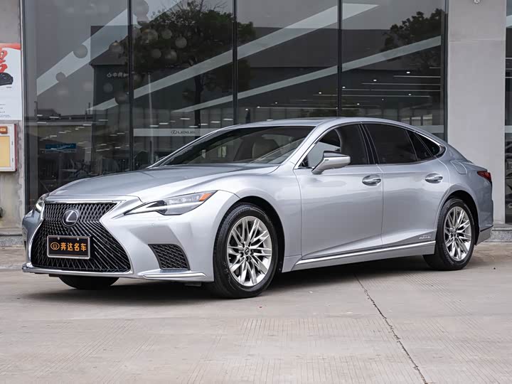 Фото 1 - Lexus LS