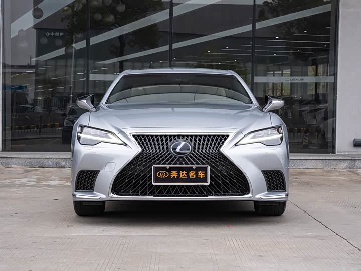 Фото 2 - Lexus LS