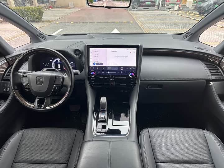 Фото 5 - Toyota Vellfire