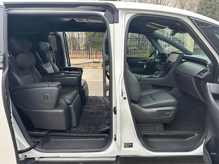 Фото 7 - Toyota Vellfire