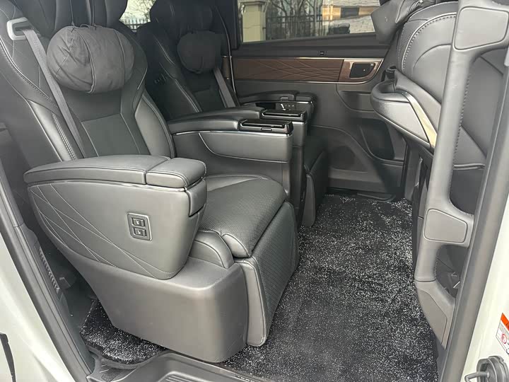 Фото 9 - Toyota Vellfire